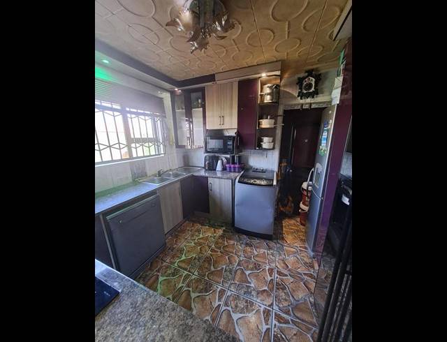 3 BEDROOM HOUSE FOR SALE IN PROTEA GLEN